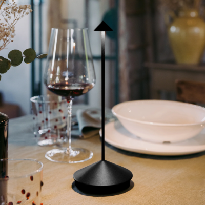 Zafferano Επιτραπέζιο Φωτιστικό Pina table lamp Μαύρη απόχρωση