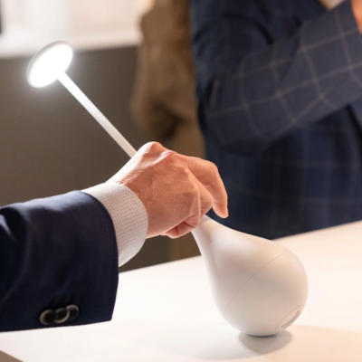Zafferano επαναφορτιζόμενο φωτιστικό Dondolina table lamp Λευκό