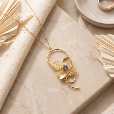 Χειροποίητο Μακρύ Επιχρυσωμένο Κολιέ "Floral Medallion" με Μπλε/Μωβ Κρύσταλλο | GREKAS JEWELRY
