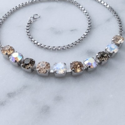 Χειροποίητο Ασημί Κολιέ Catherine Bijoux με Σειρά από Πολύχρωμες Λαμπερές Πέτρες