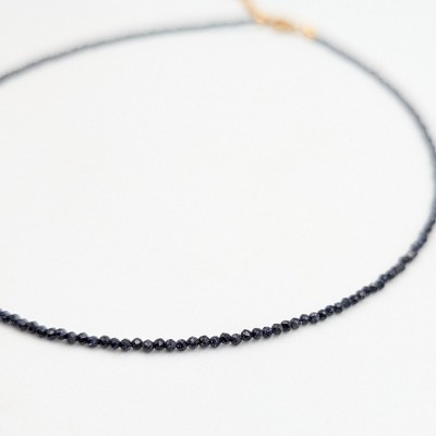 Minimal Χειροποίητο Κολιέ με Σκούρες Μπλε Faceted Χάντρες – GREKAS JEWELRY