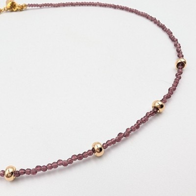 Minimal Χειροποίητο Κολιέ με Μωβ Faceted Χάντρες & Χρυσές Λεπτομέρειες – GREKAS JEWELRY