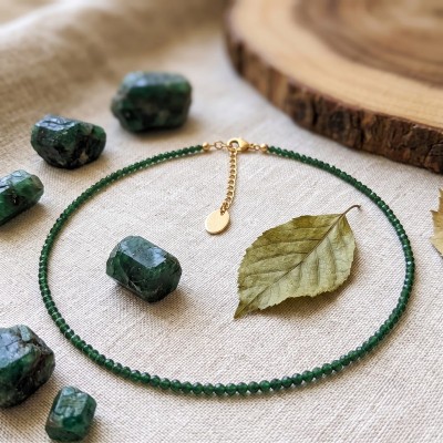 Minimal Χειροποίητο Κολιέ με Πράσινες Faceted Χάντρες – GREKAS JEWELRY