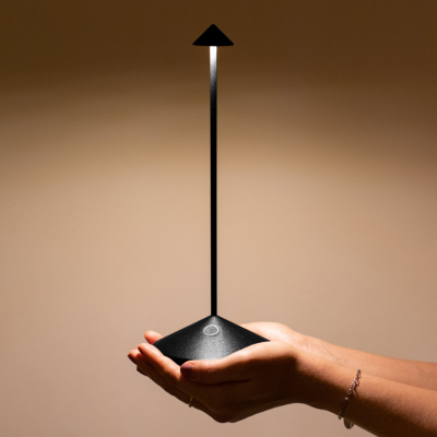 Zafferano Επιτραπέζιo Φωτιστικό LED Pina table lamp Μαύρη απόχρωση